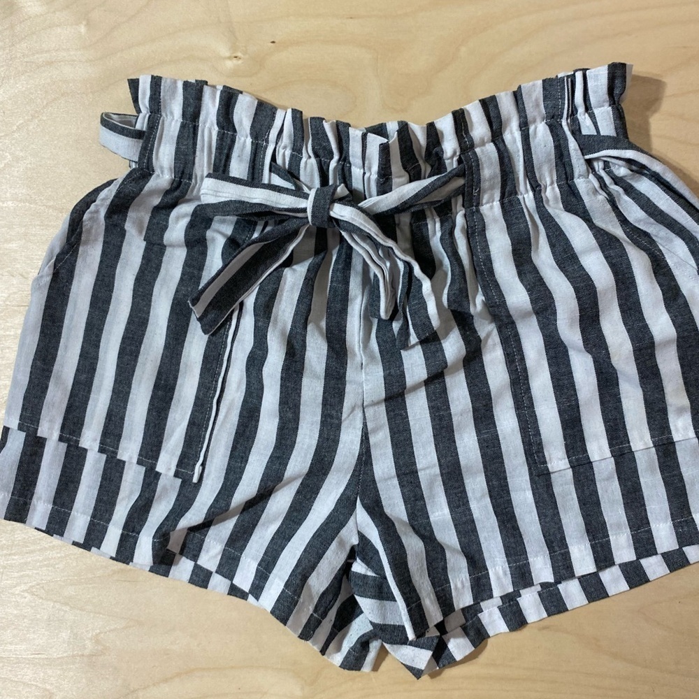 Shein Shorts Large (IX)